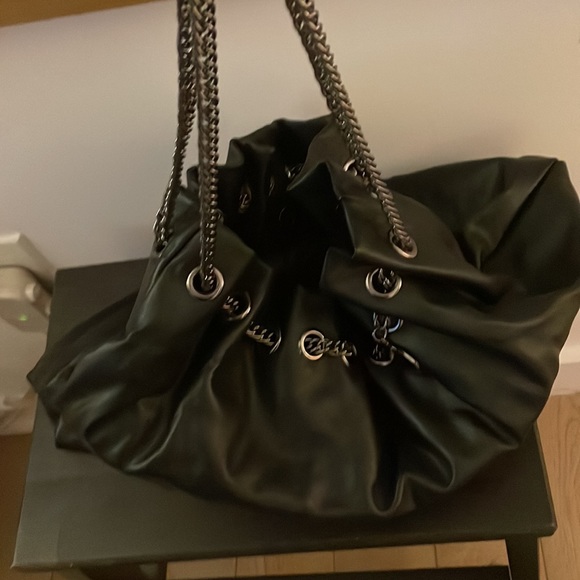 Black Hobo Bag with scrunch strap - Picture 4 of 4